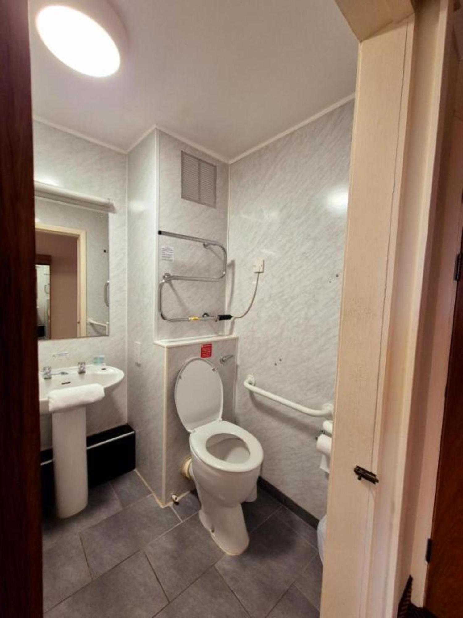 Boston Supreme Hotel Екстериор снимка