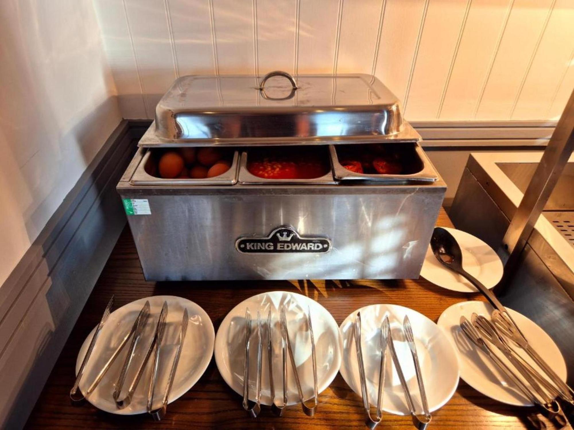 Boston Supreme Hotel Екстериор снимка